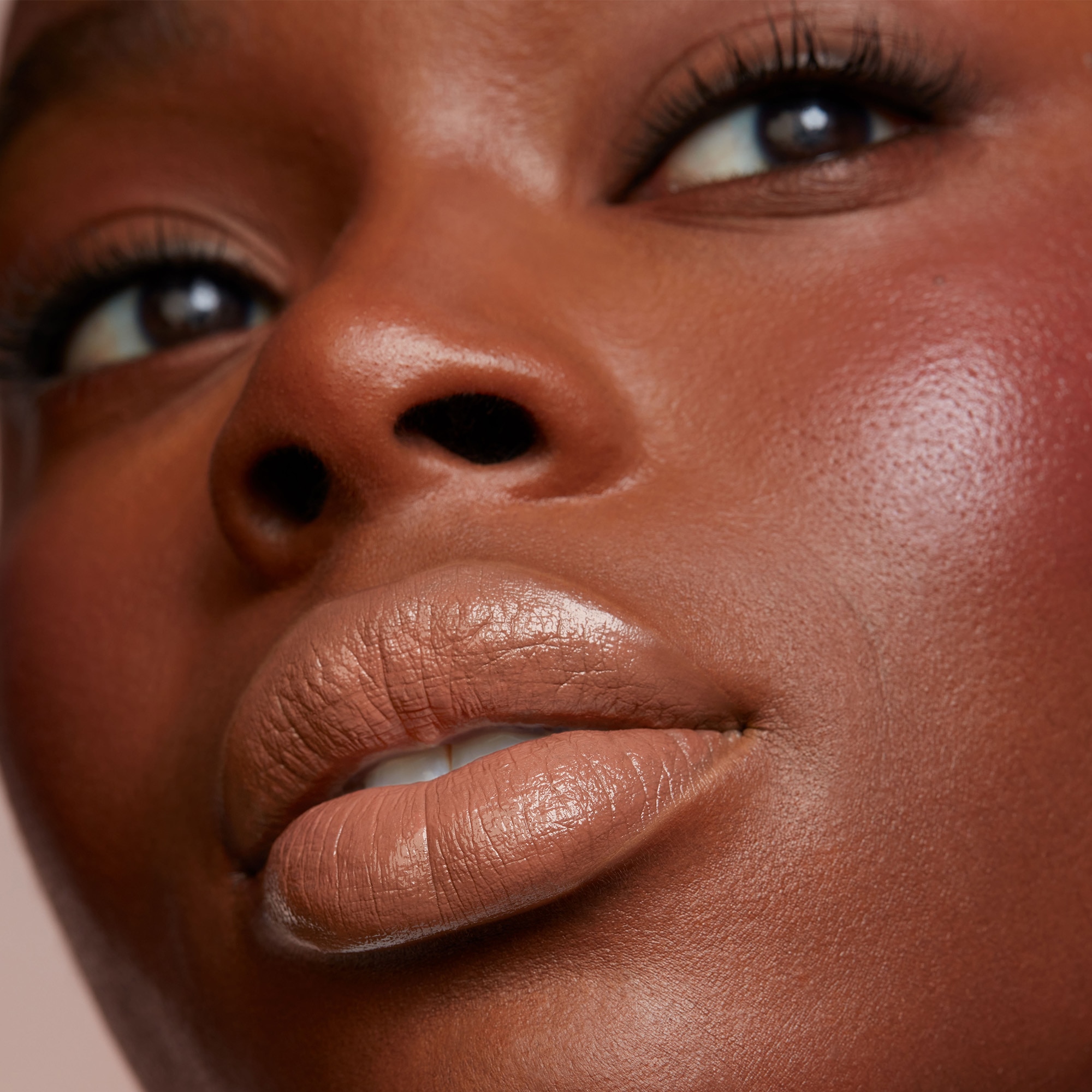 MONOCHROME MOMENT LIP CRÈME (CREMA PARA LABIOS)